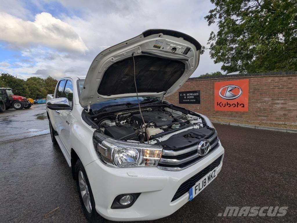Toyota Hilux Kis teherszállító/Platós kocsi