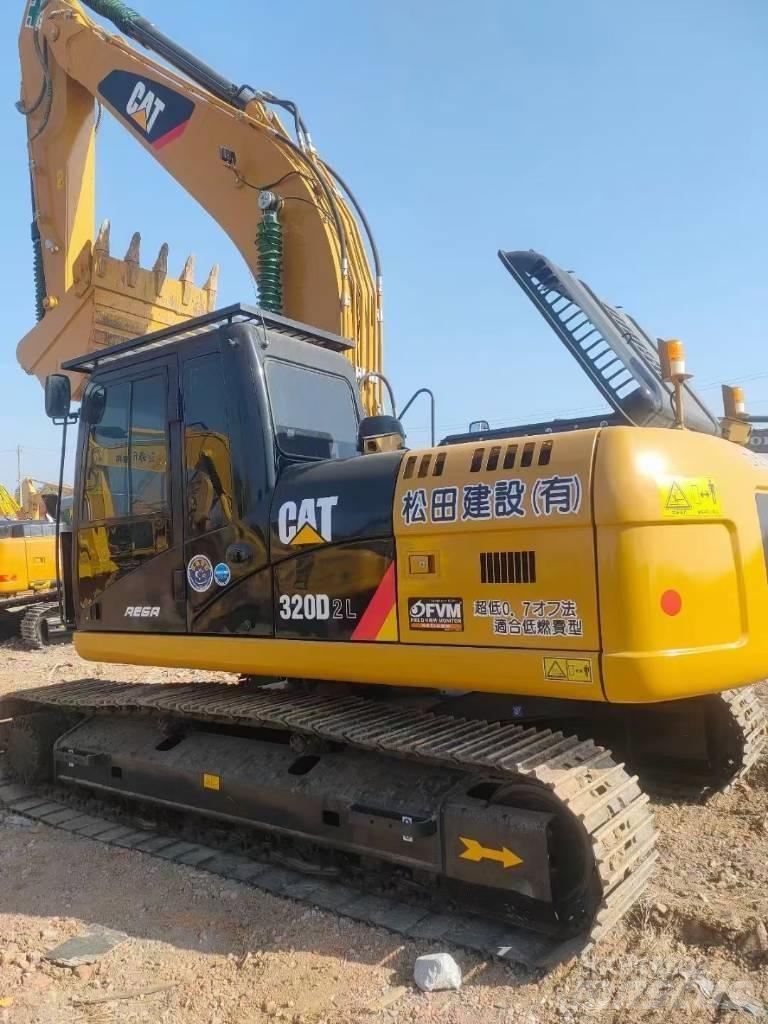 CAT 320D2L Lánctalpas kotrók