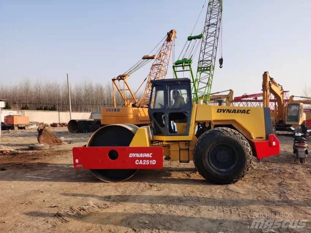 Dynapac CA251D Egydobos hengerek