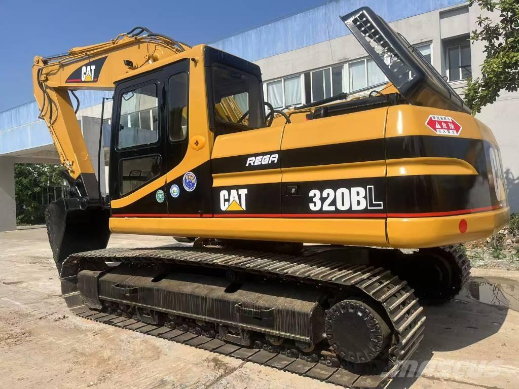 CAT 320 B L Lánctalpas kotrók