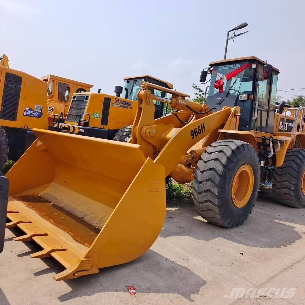 CAT 966 H Gumikerekes homlokrakodók