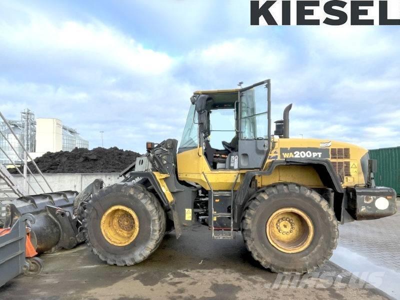 Komatsu WA 200 PT-5 Gumikerekes homlokrakodók
