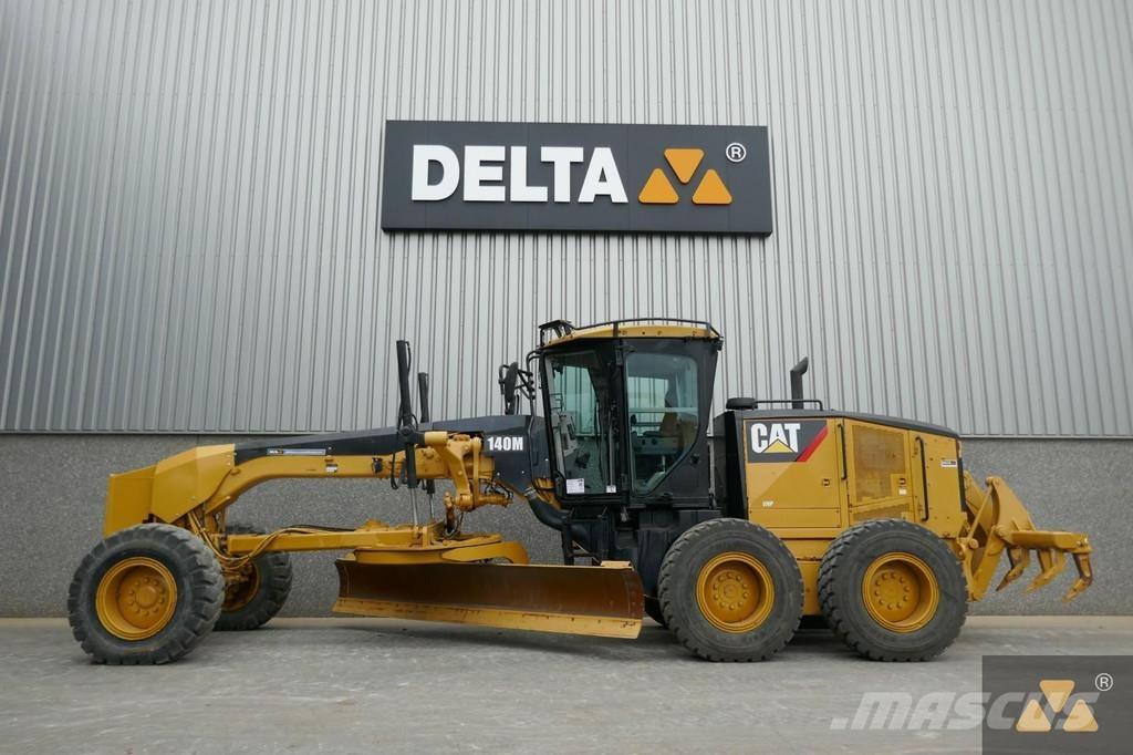 CAT 140M Gréderek