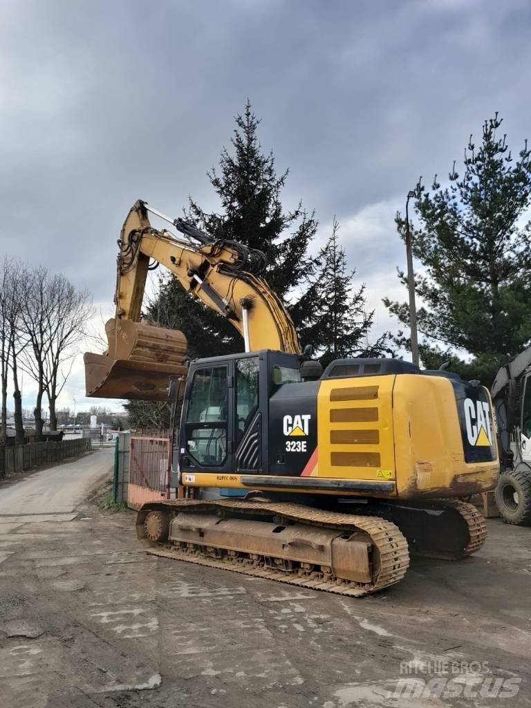 CAT 323 E Lánctalpas kotrók