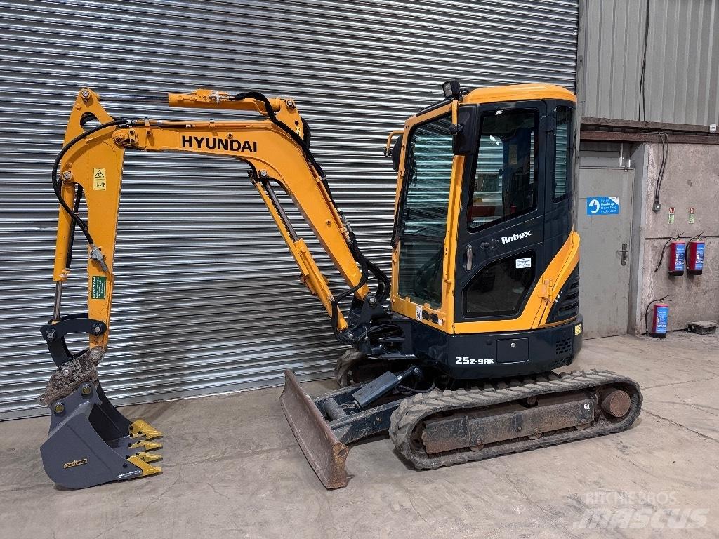 Hyundai R25Z-9 AK Mini kotrók < 7t