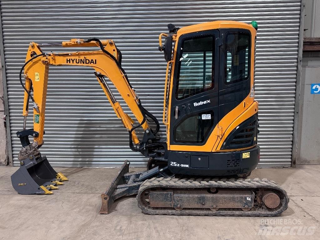 Hyundai R25Z-9 AK Mini kotrók < 7t