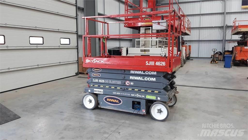 SkyJack SJIII4626 Ollós emelők