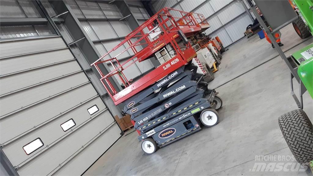 SkyJack SJIII4626 Ollós emelők