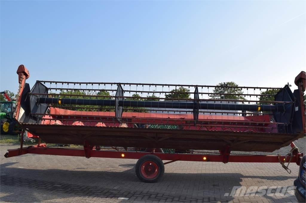 Case IH 1680 Axial Kombájnok
