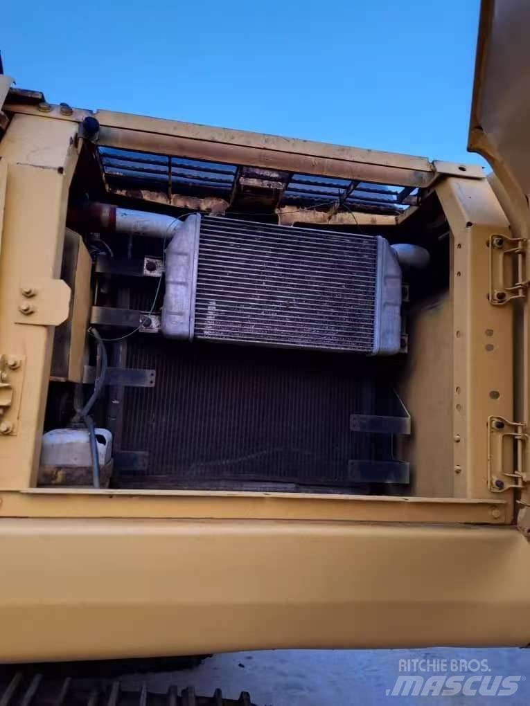 Komatsu PC 200-7 Lánctalpas kotrók