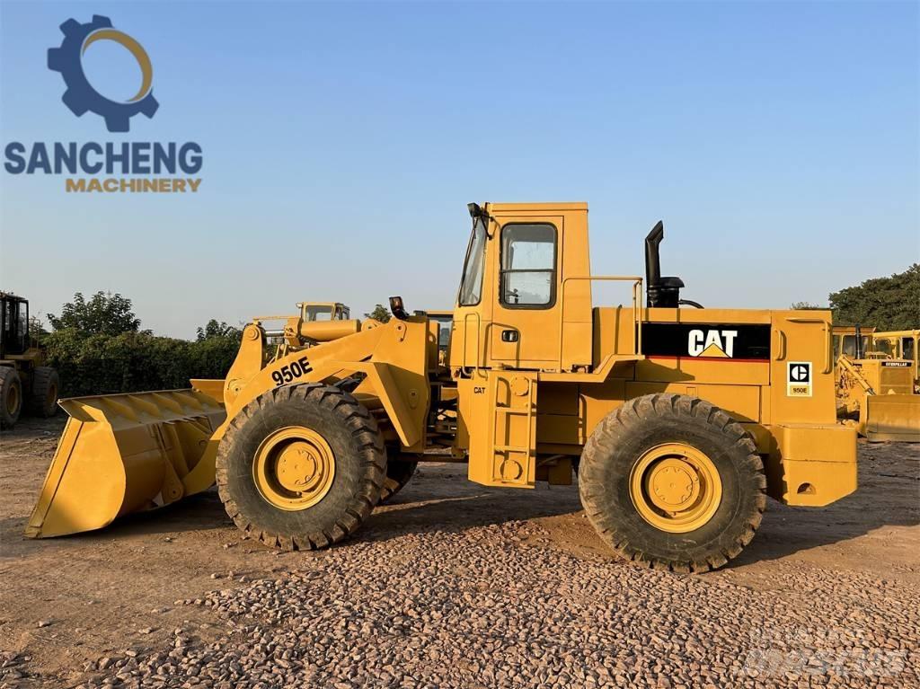 CAT 950 E Gumikerekes homlokrakodók
