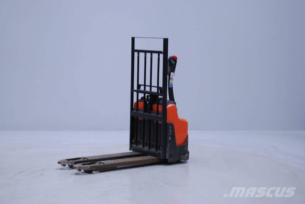 Toyota LWI160 Alacsony emelőkocsi