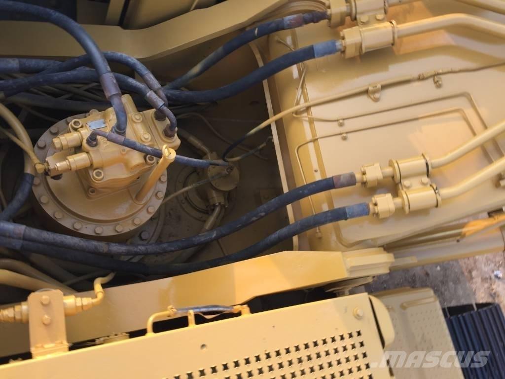 CAT 330 B Lánctalpas kotrók