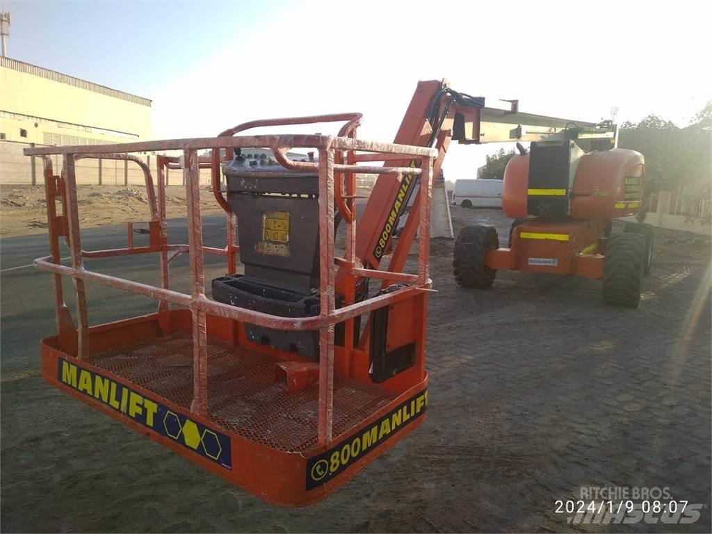 JLG 800AJ Karos emelők