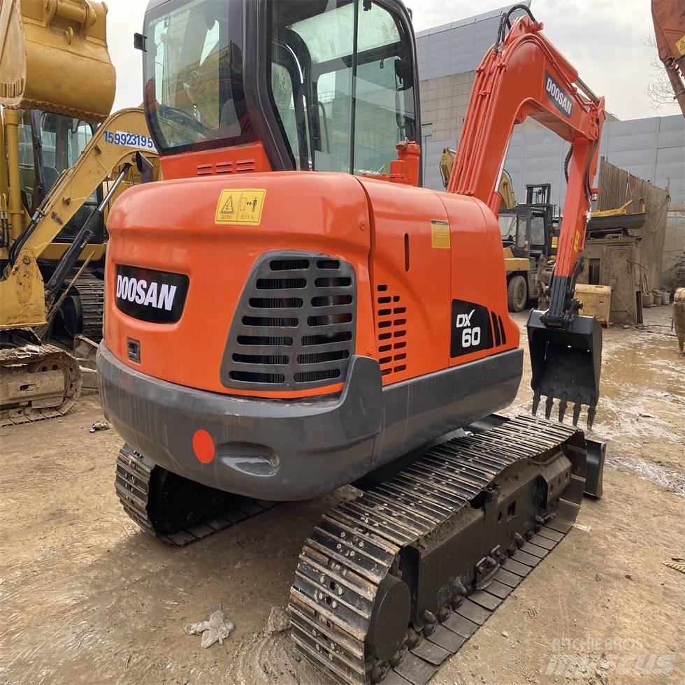 Doosan DX 60 Lánctalpas kotrók