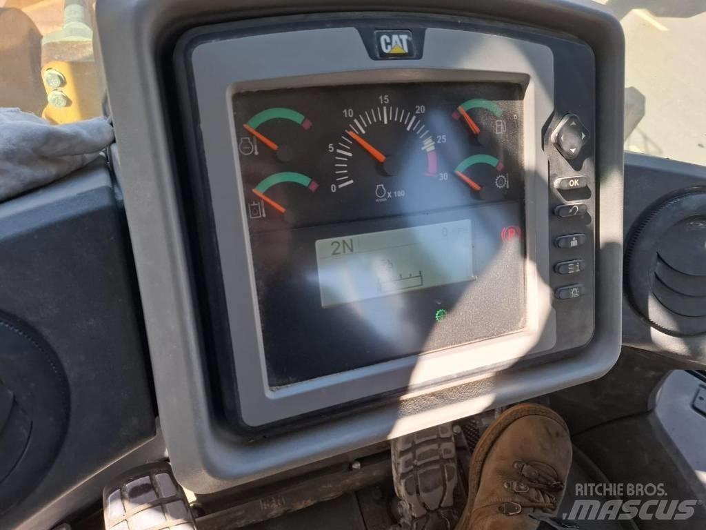 CAT 966K Gumikerekes homlokrakodók
