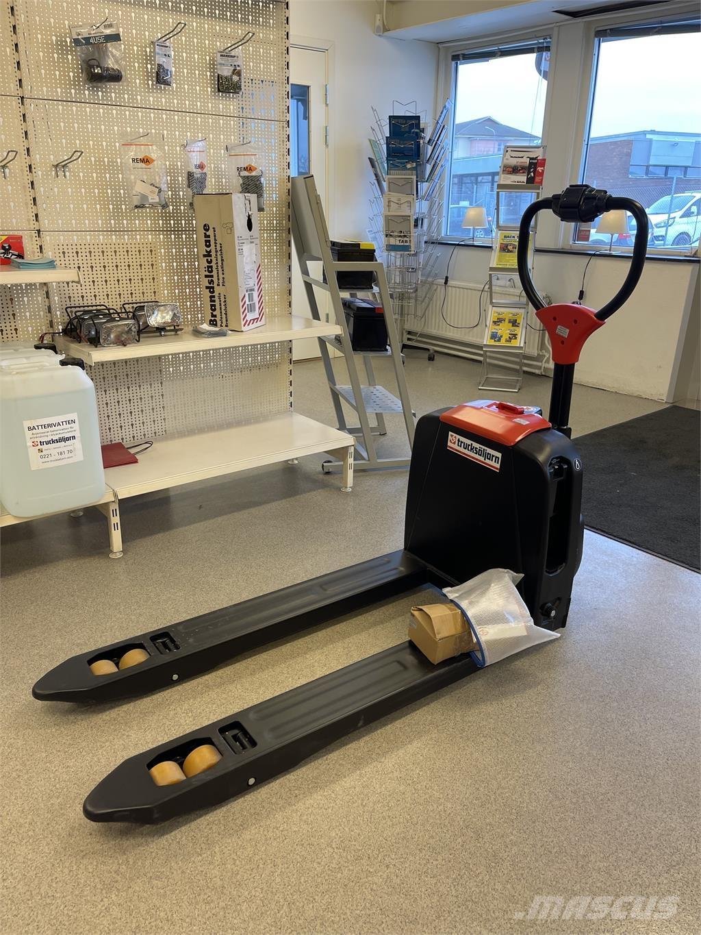 EP Equipment F4 Gyalogkíséretű targonca