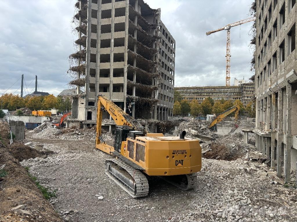 CAT 385 B UHD Bontásra használt kotrók