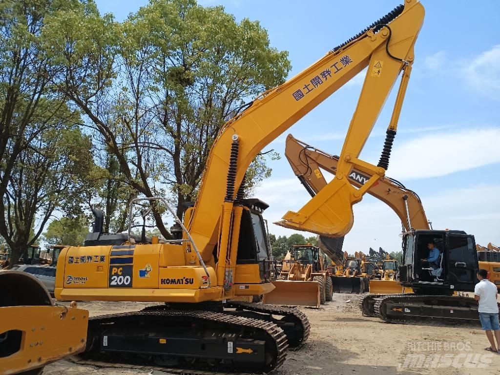 Komatsu PC 200-8 Lánctalpas kotrók