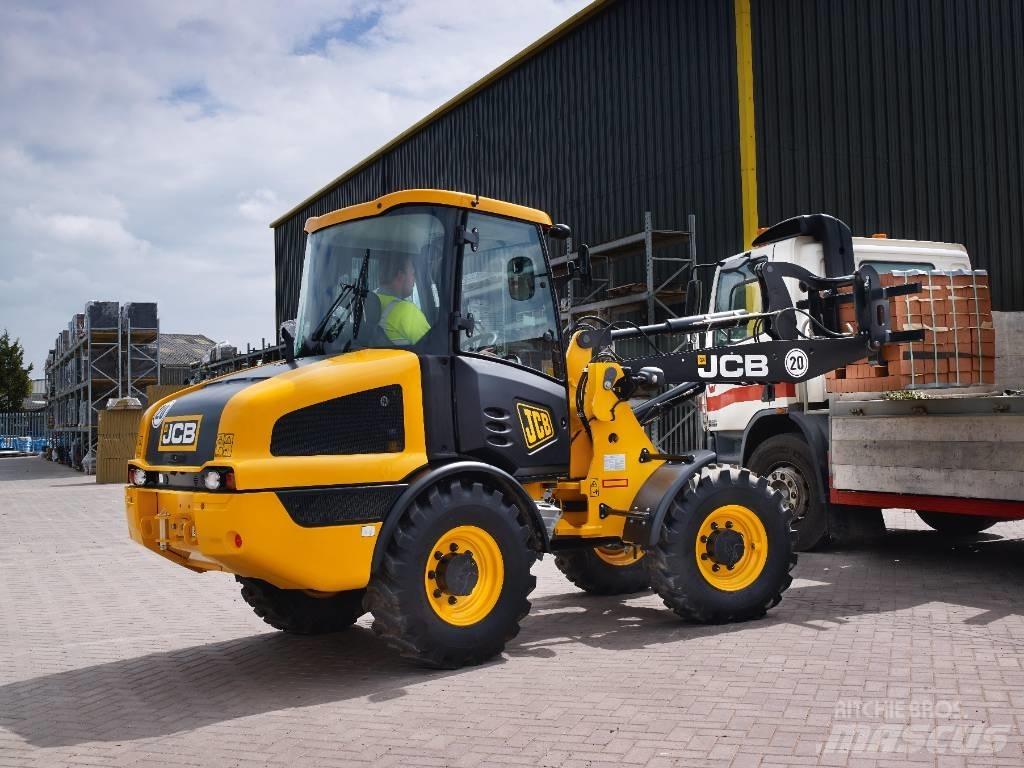 JCB 406 Gumikerekes homlokrakodók