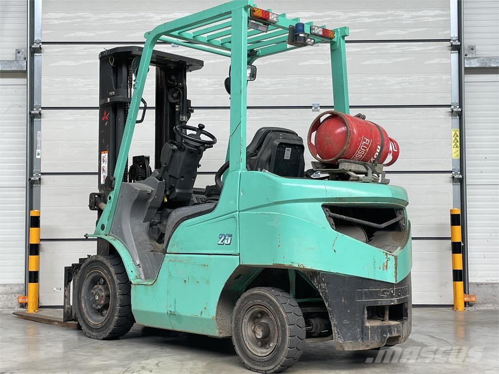 Mitsubishi FG25T Gázüzemű targoncák