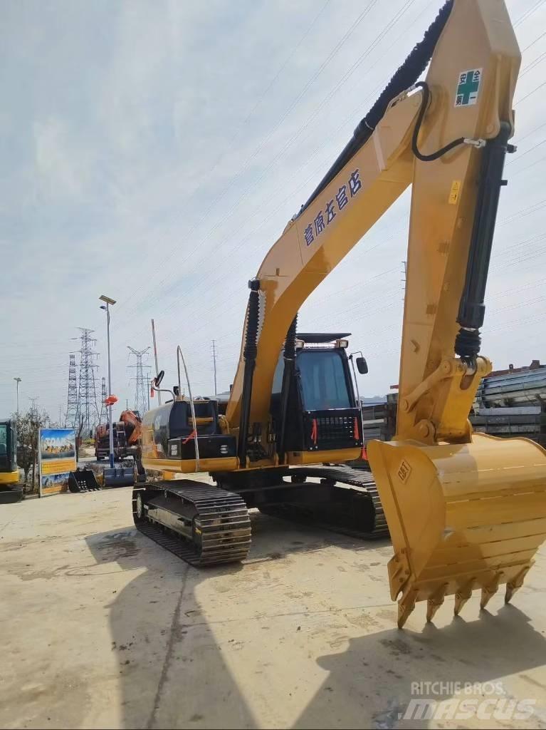 CAT 320 D 2 Közepes (midi) kotrók 7 t - 12 t