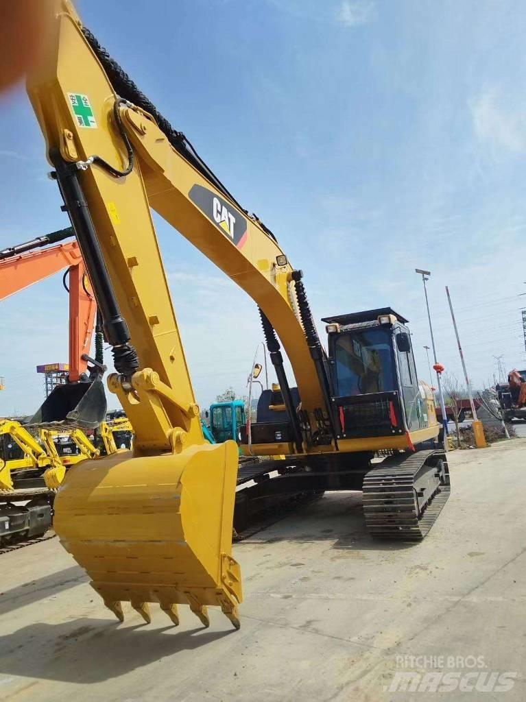 CAT 320 D 2 Közepes (midi) kotrók 7 t - 12 t