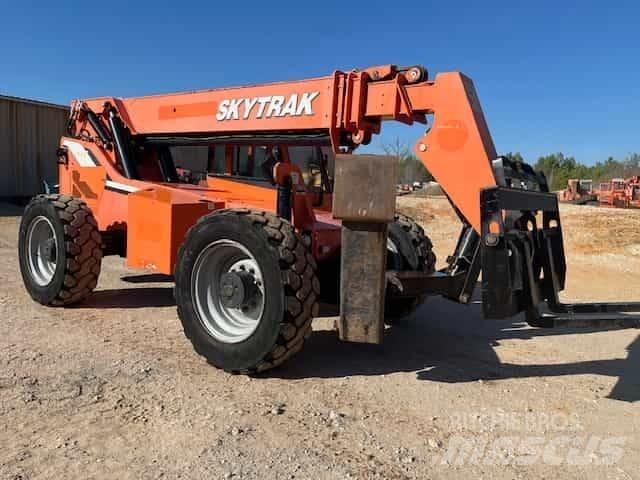 SkyTrak 10054 Teleszkópos rakodók