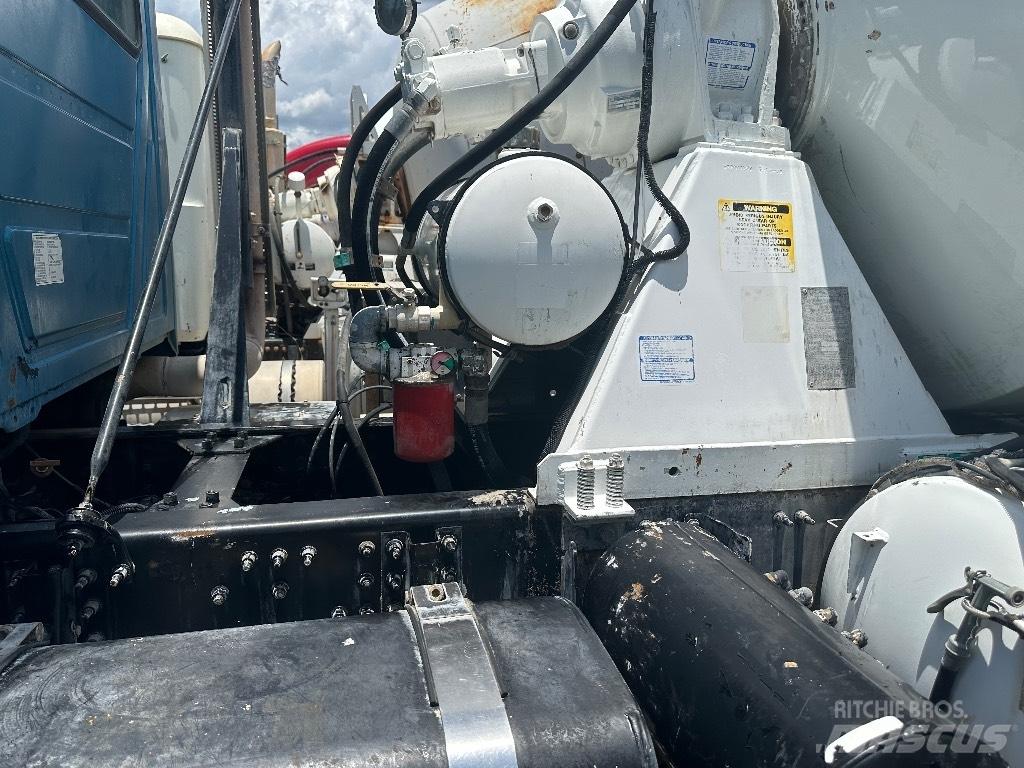 Mack GU 800 Egyéb
