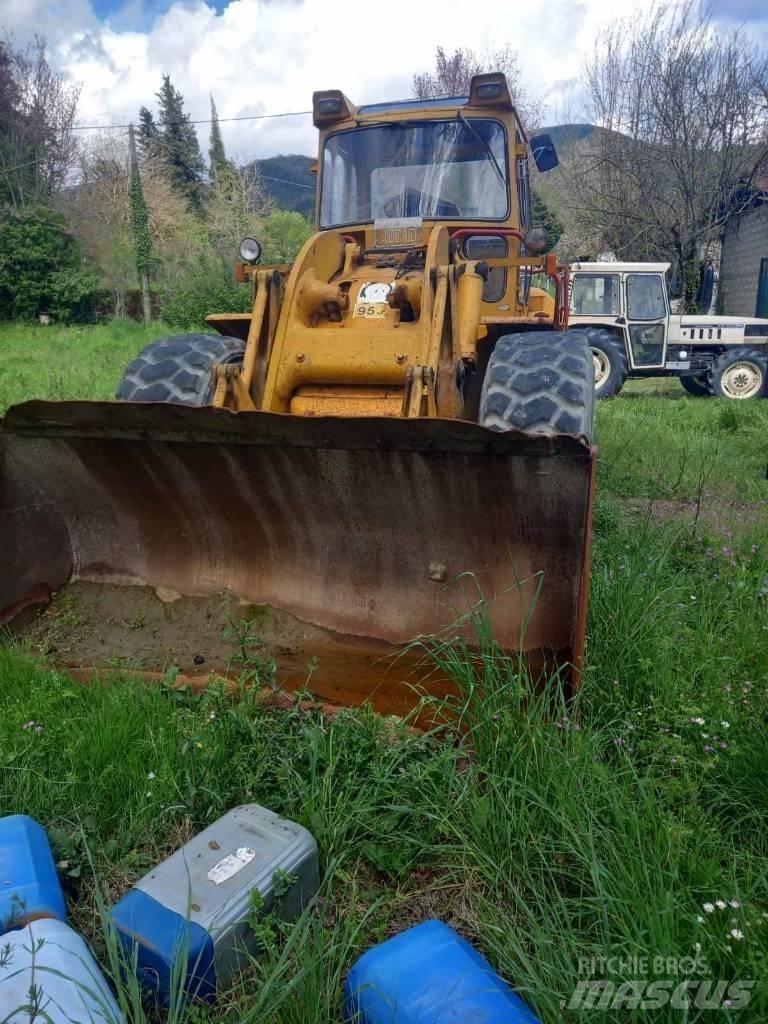 CAT 950 C Gumikerekes homlokrakodók