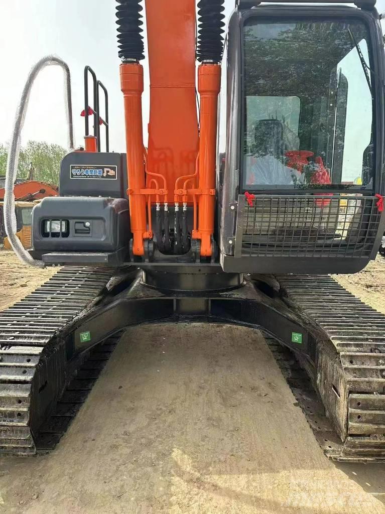 Hitachi ZX 130 Lánctalpas kotrók