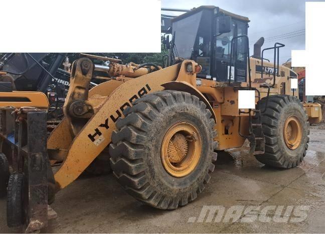 Hyundai HL 770 Gumikerekes homlokrakodók