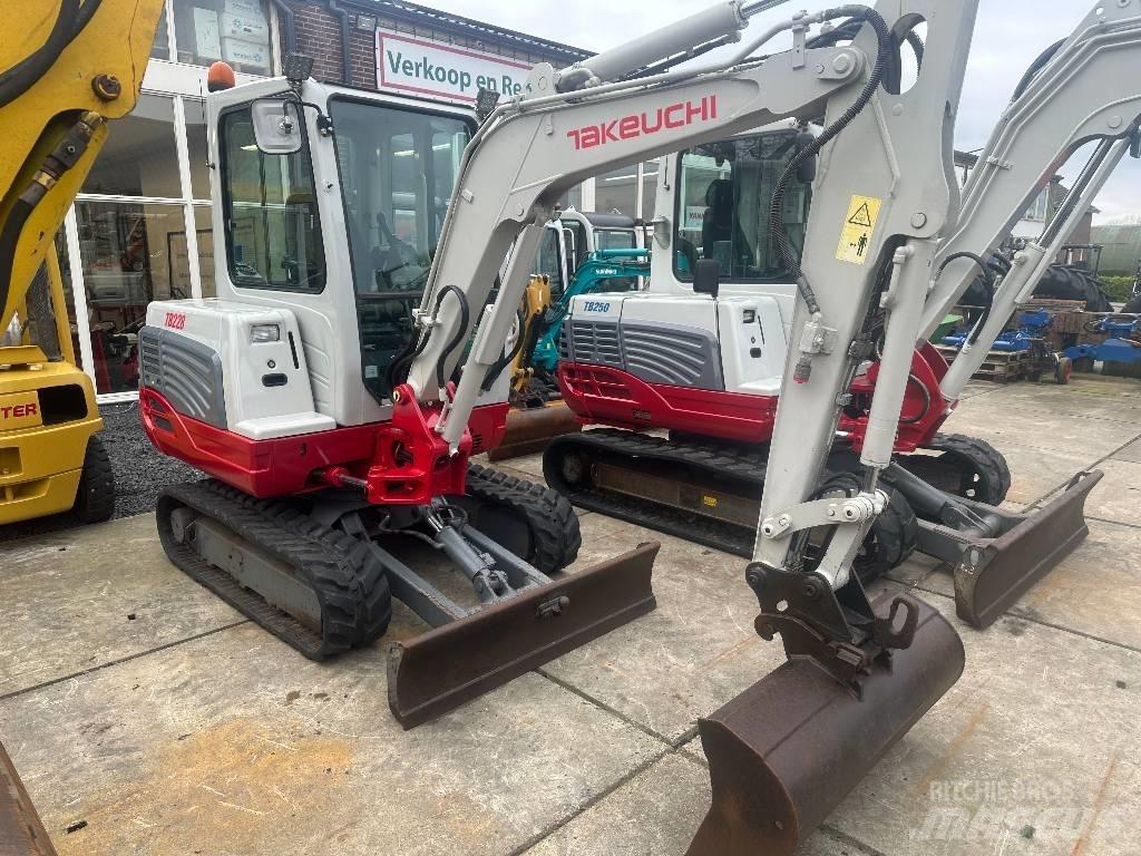 Takeuchi TB228 Mini kotrók < 7t