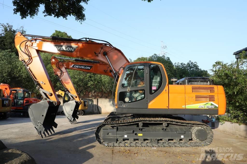 Develon DX205 Lánctalpas kotrók