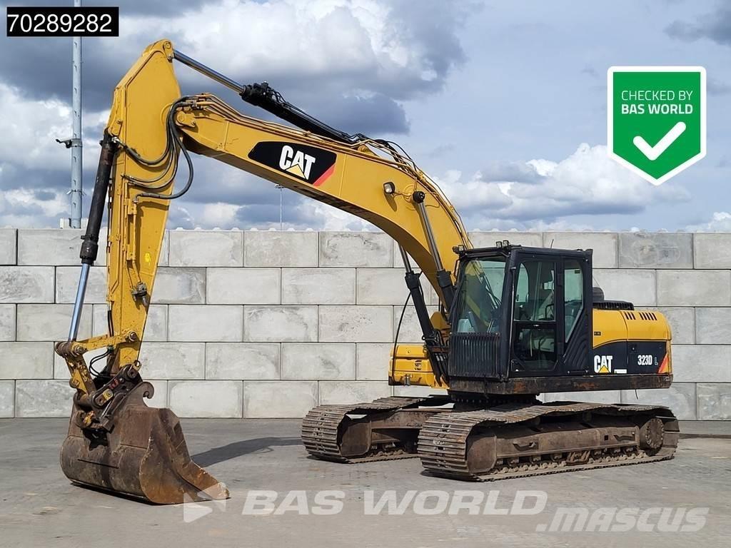 CAT 323 D L Lánctalpas kotrók
