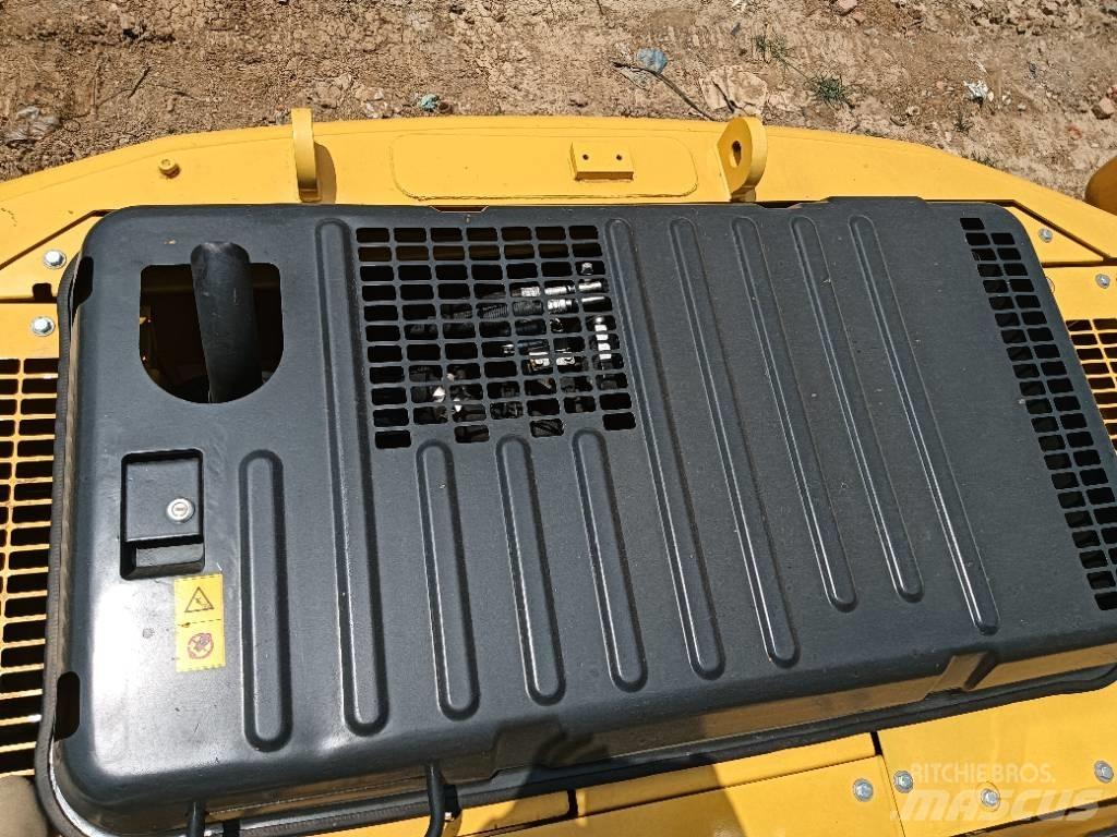 Komatsu PC 130 Közepes (midi) kotrók 7 t - 12 t