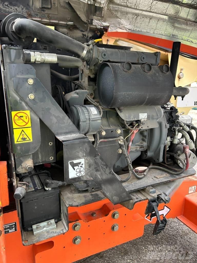 JLG 450 AJ Karos emelők