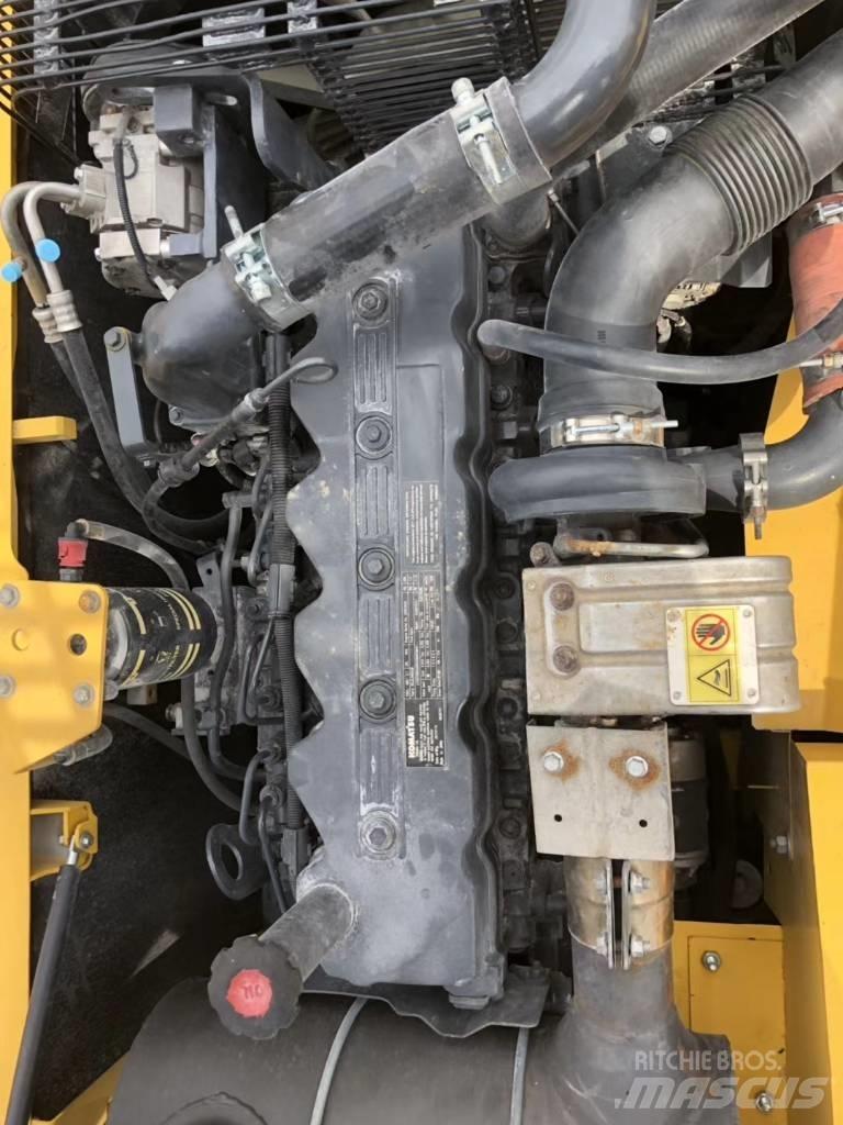 Komatsu 210LC-8 Lánctalpas kotrók