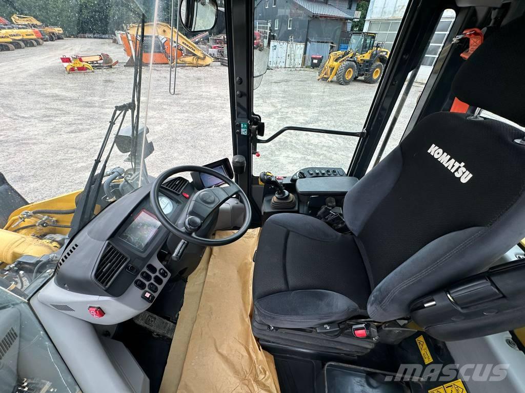 Komatsu WA 270-8 Gumikerekes homlokrakodók