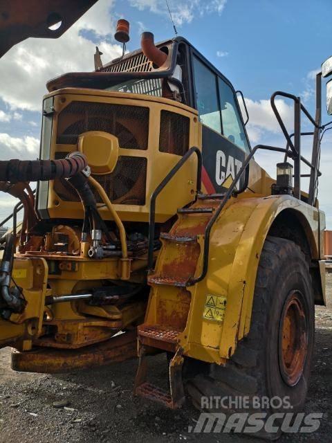 CAT 735 Csuklósdömperek