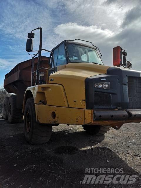 CAT 735 Csuklósdömperek