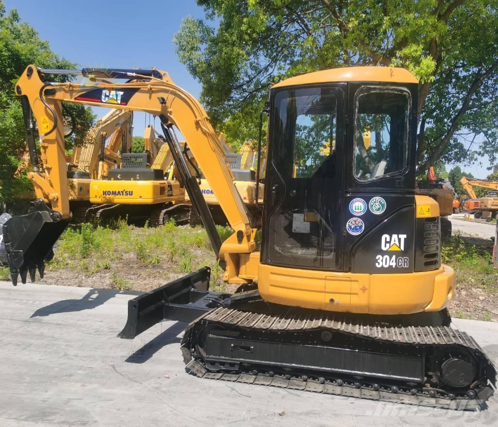 CAT 304 CR Mini kotrók < 7t