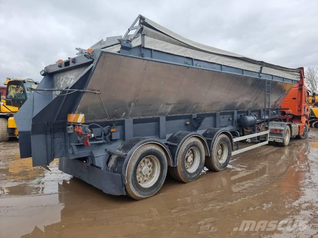 Red River RR-LB827 Dobozos félpótkocsik