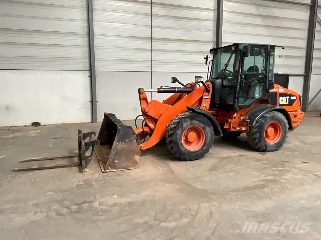 CAT 908 H Gumikerekes homlokrakodók