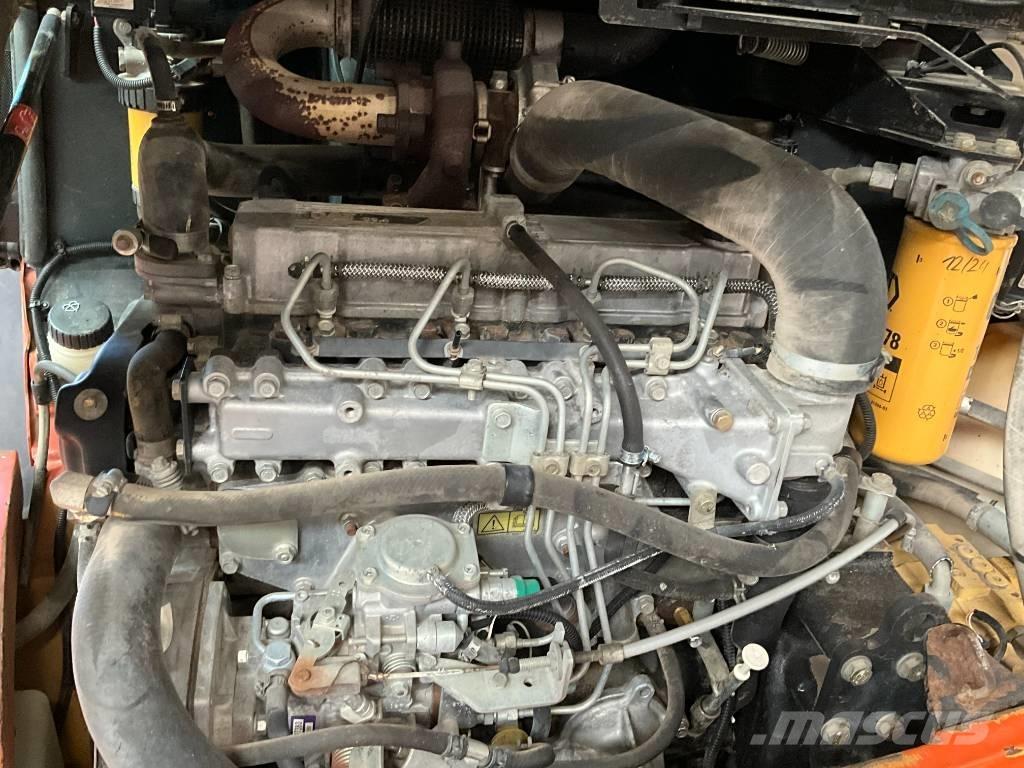 CAT 908 H Gumikerekes homlokrakodók
