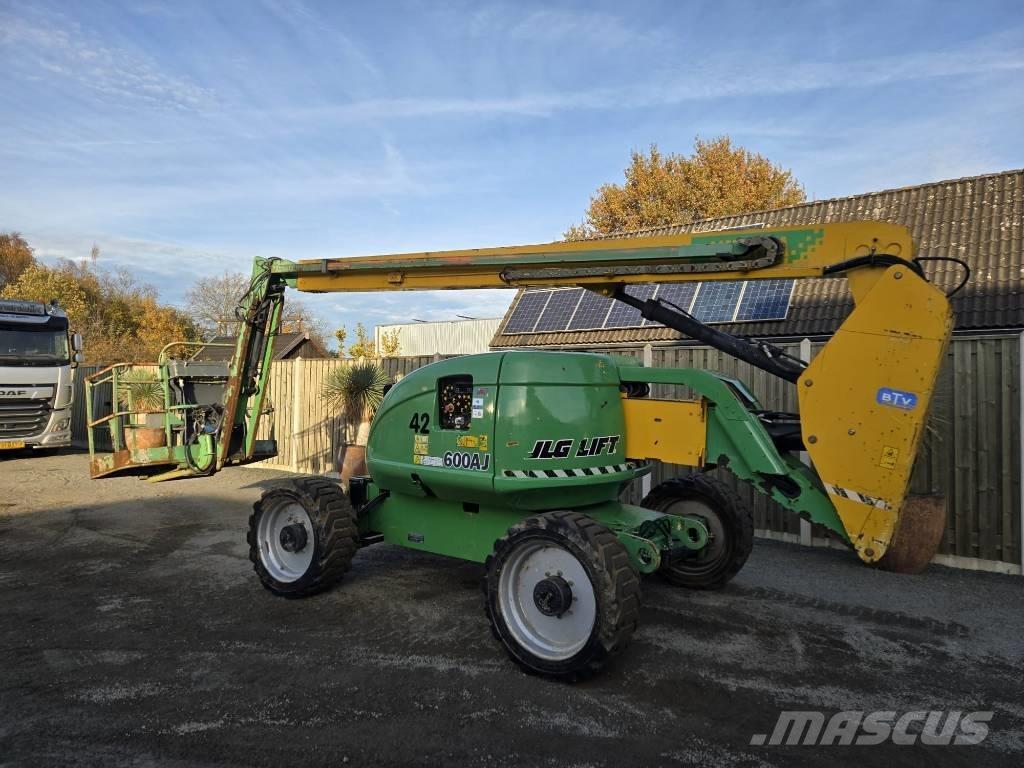 JLG 600 AJ Karos emelők