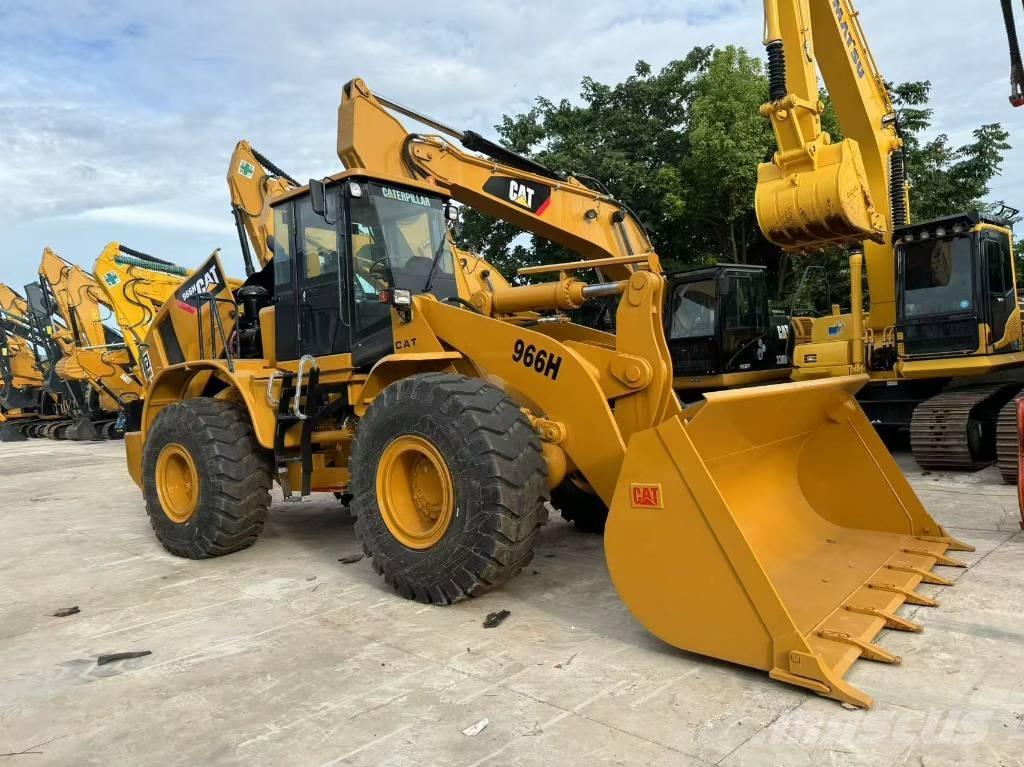 CAT 966 H Gumikerekes homlokrakodók