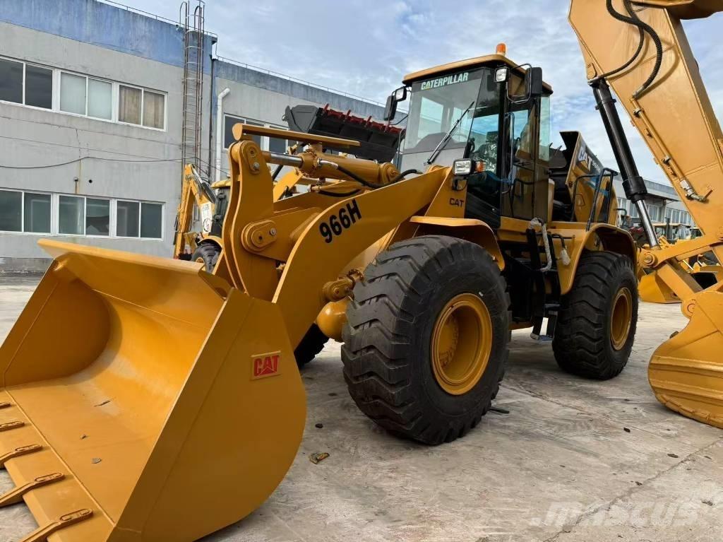 CAT 966 H Gumikerekes homlokrakodók