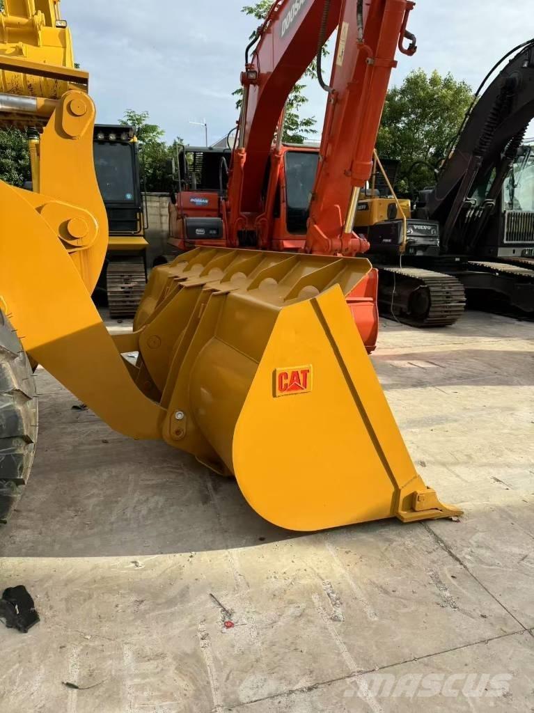 CAT 966 H Gumikerekes homlokrakodók