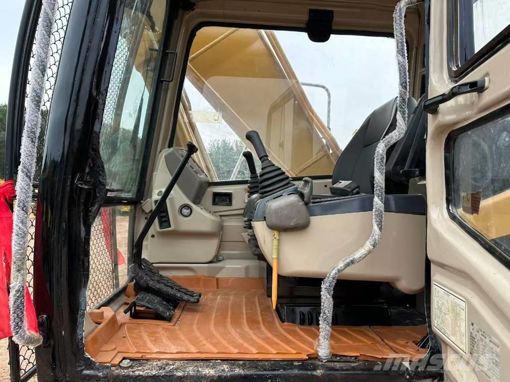 CAT 320 B L Lánctalpas kotrók